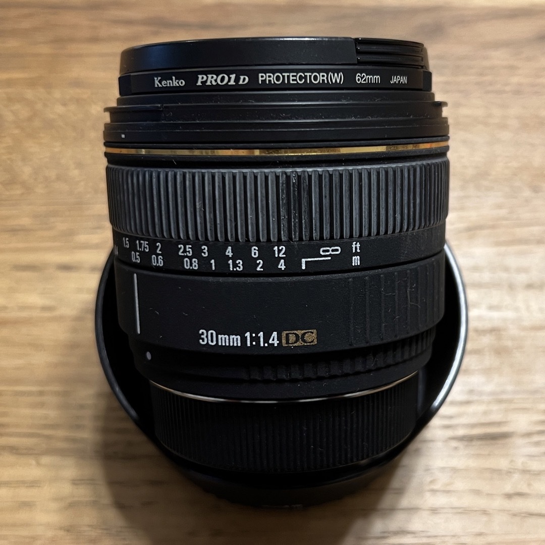 SIGMA 30mm F1.4 EX DC