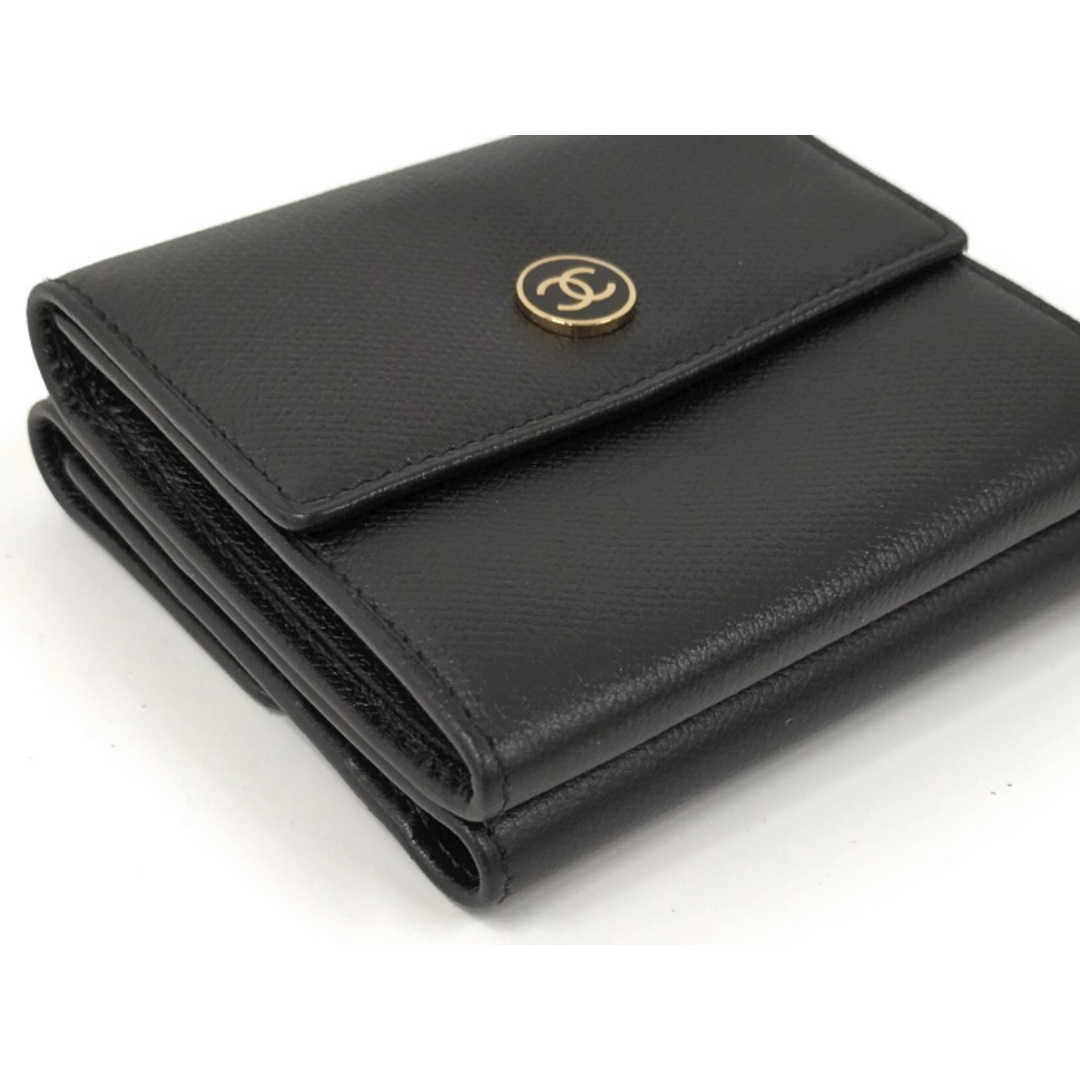 CHANEL - CHANEL Wホック 二つ折り財布 ココボタン レザー CHANEL - CHANEL Wホック 二つ折り財布 ココボタン レザー