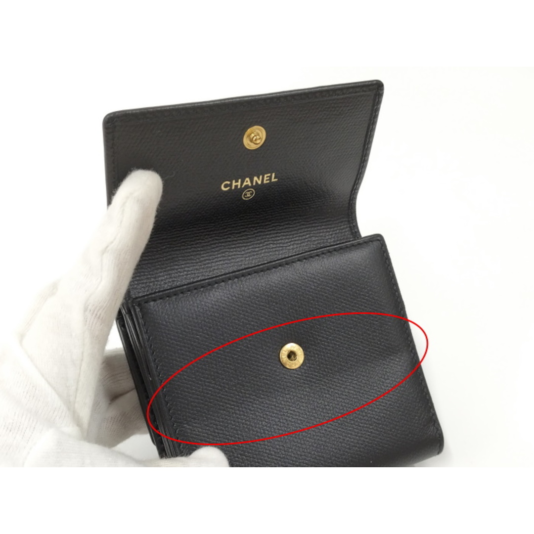 CHANEL - CHANEL Wホック 二つ折り財布 ココボタン レザー CHANEL - CHANEL Wホック 二つ折り財布 ココボタン レザー