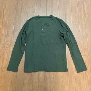 ユニクロ(UNIQLO)のカーキ　ユニクロ　長袖　Ｔシャツ　中古　サイズＭ(Tシャツ/カットソー(七分/長袖))