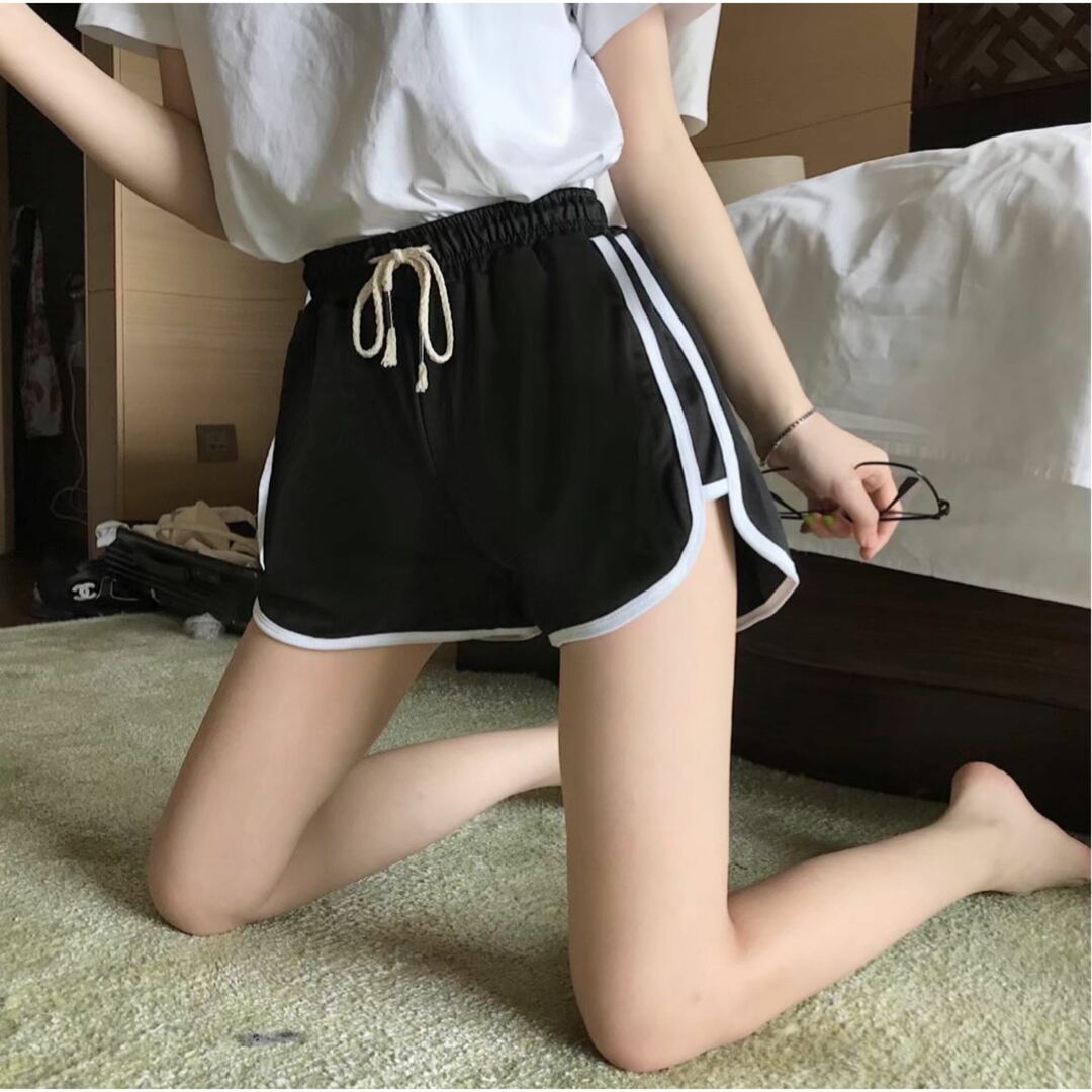 ルームウェア　ショートパンツ　韓国　Lサイズ 細見え　２枚セット レディースのパンツ(ショートパンツ)の商品写真