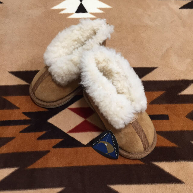 新品 kiwi sheepskins シープスキン ブーツ ニュージーランド キッズ/ベビー/マタニティのキッズ靴/シューズ(15cm~)(ブーツ)の商品写真