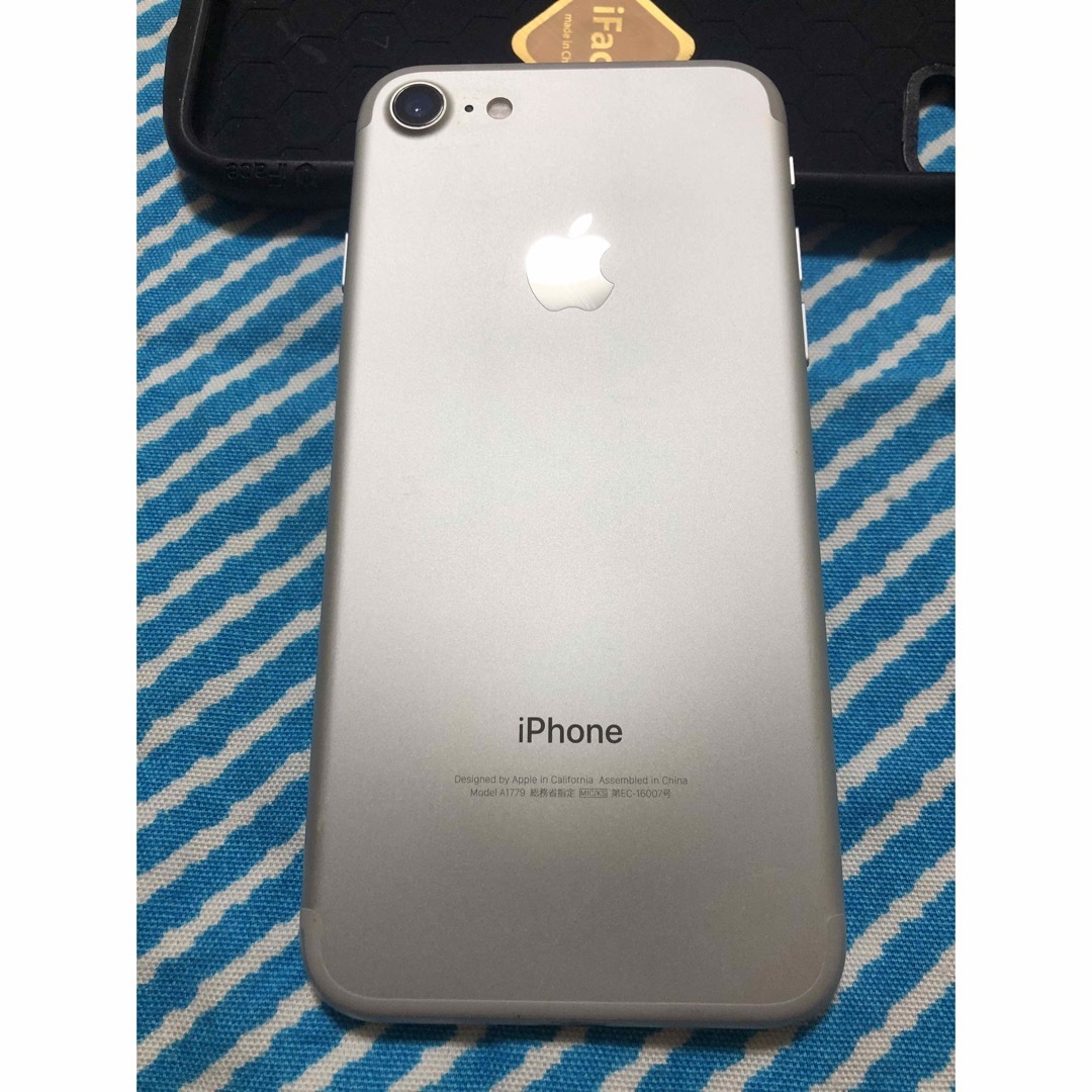 iPhone Silver 32 GB SIMフリー