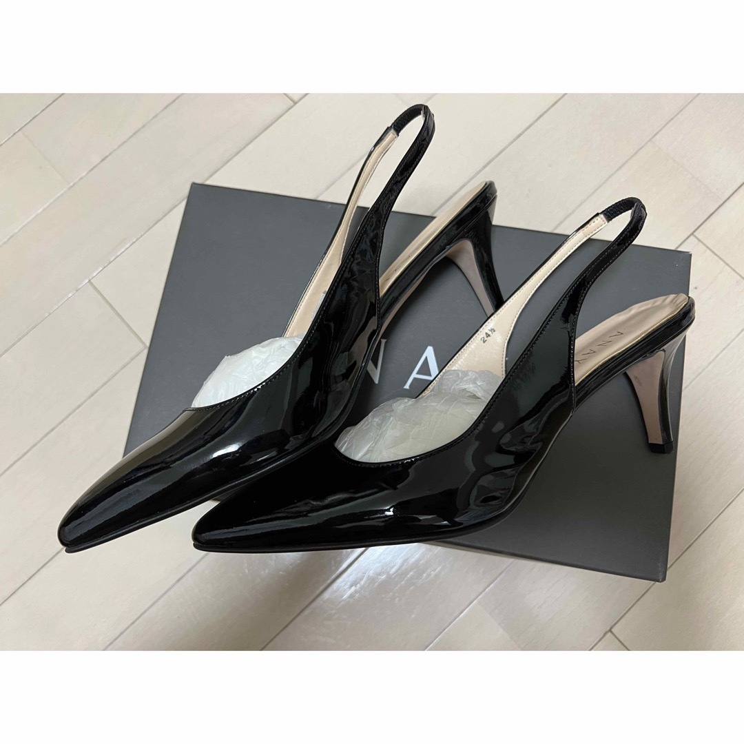 ANAYI(アナイ)の未使用✨ANAYI   エナメルミュール　パンプス　ブラック　24.5cm レディースの靴/シューズ(ミュール)の商品写真