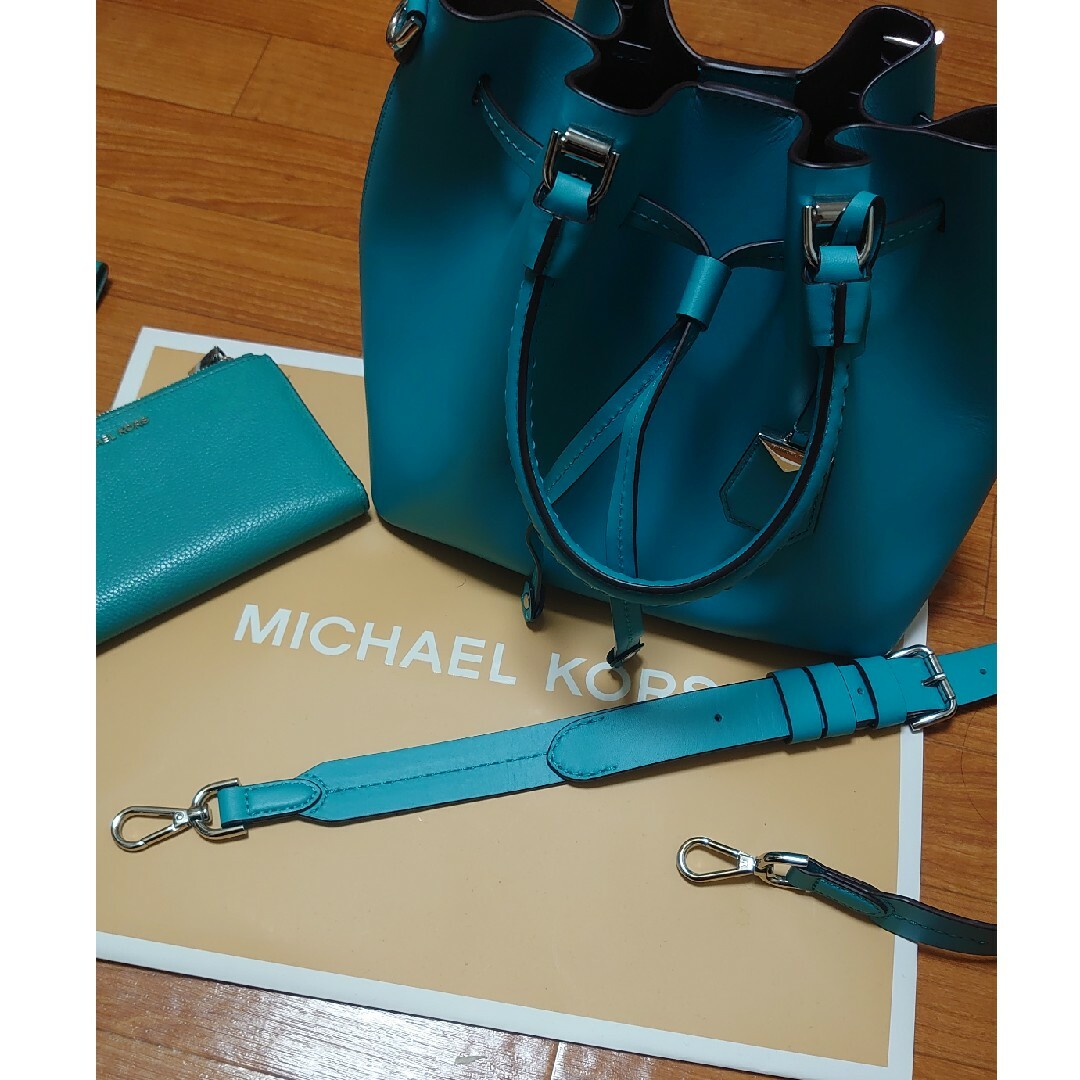 Michael Kors(マイケルコース)のMICHAEL KORS　ショルダーバッグ レディースのバッグ(ショルダーバッグ)の商品写真