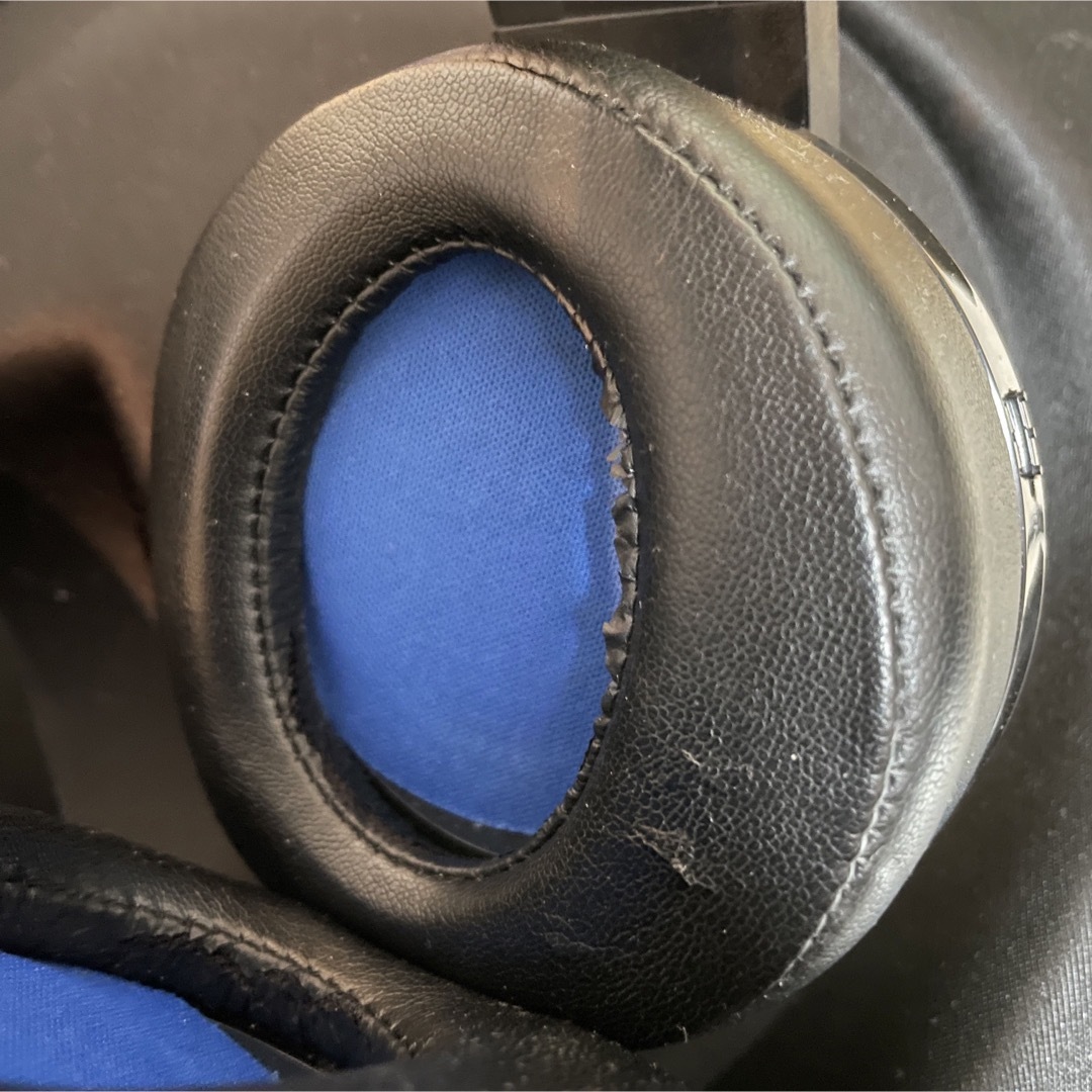 PlayStation(プレイステーション)のプレミアムワイヤレスサラウンドヘッドセット スマホ/家電/カメラのオーディオ機器(ヘッドフォン/イヤフォン)の商品写真