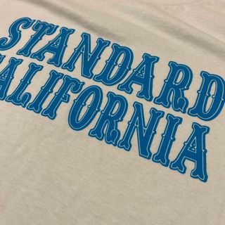 スタンダードカリフォルニア(STANDARD CALIFORNIA)の STANDARD CALIFORNIA ロゴ　Tシャツ　L 限定ギルダンボディ(Tシャツ/カットソー(半袖/袖なし))