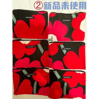 マリメッコ(marimekko)のマリメッコのメイクポーチ　marimekko赤色　花柄　ウニッコ②(ポーチ)