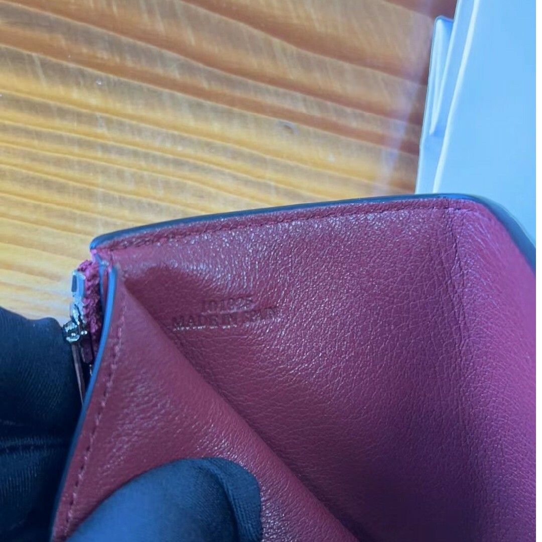 LOEWE 財布　トライフォールドウォレット