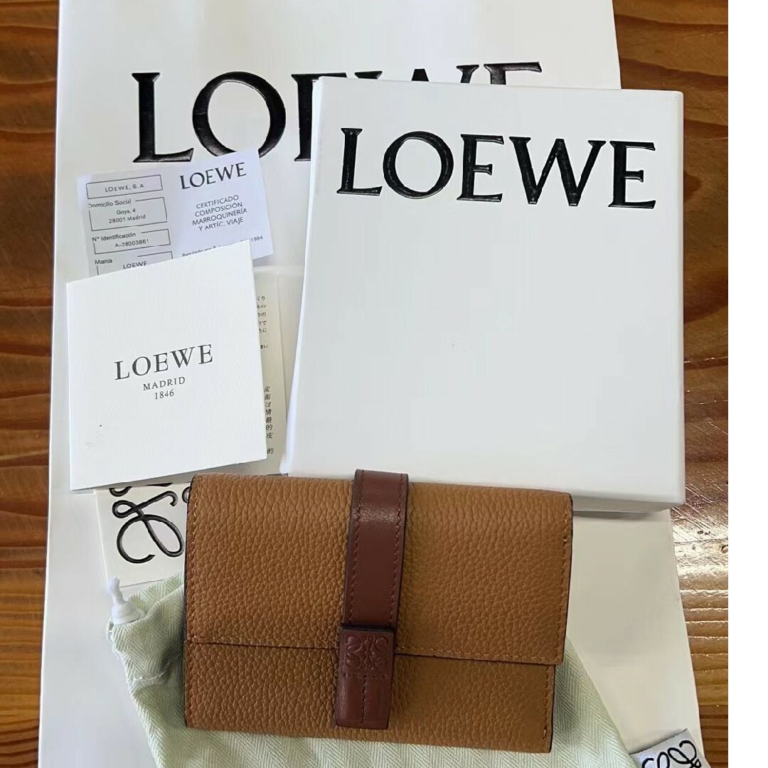 LOEWE 財布　トライフォールドウォレット