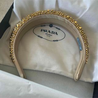 プラダ(PRADA)の【PRADA】未使用新品　カチューシャ　ゴールド　ストーン(カチューシャ)