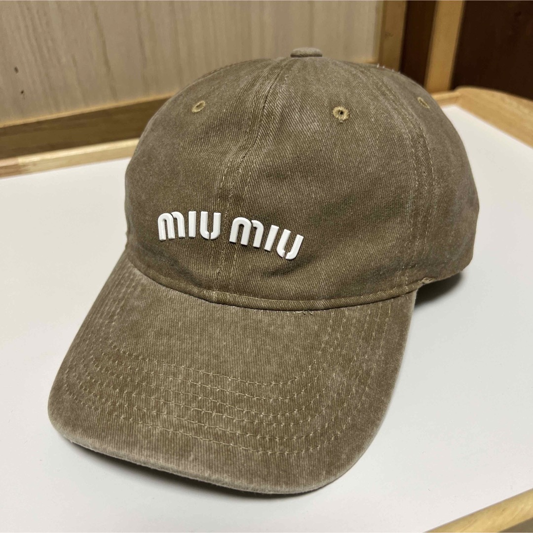 miumiu(ミュウミュウ)のmiumiu ミュウミュウ デニム キャップ ベージュ ベースボール ジーンズ レディースの帽子(キャップ)の商品写真