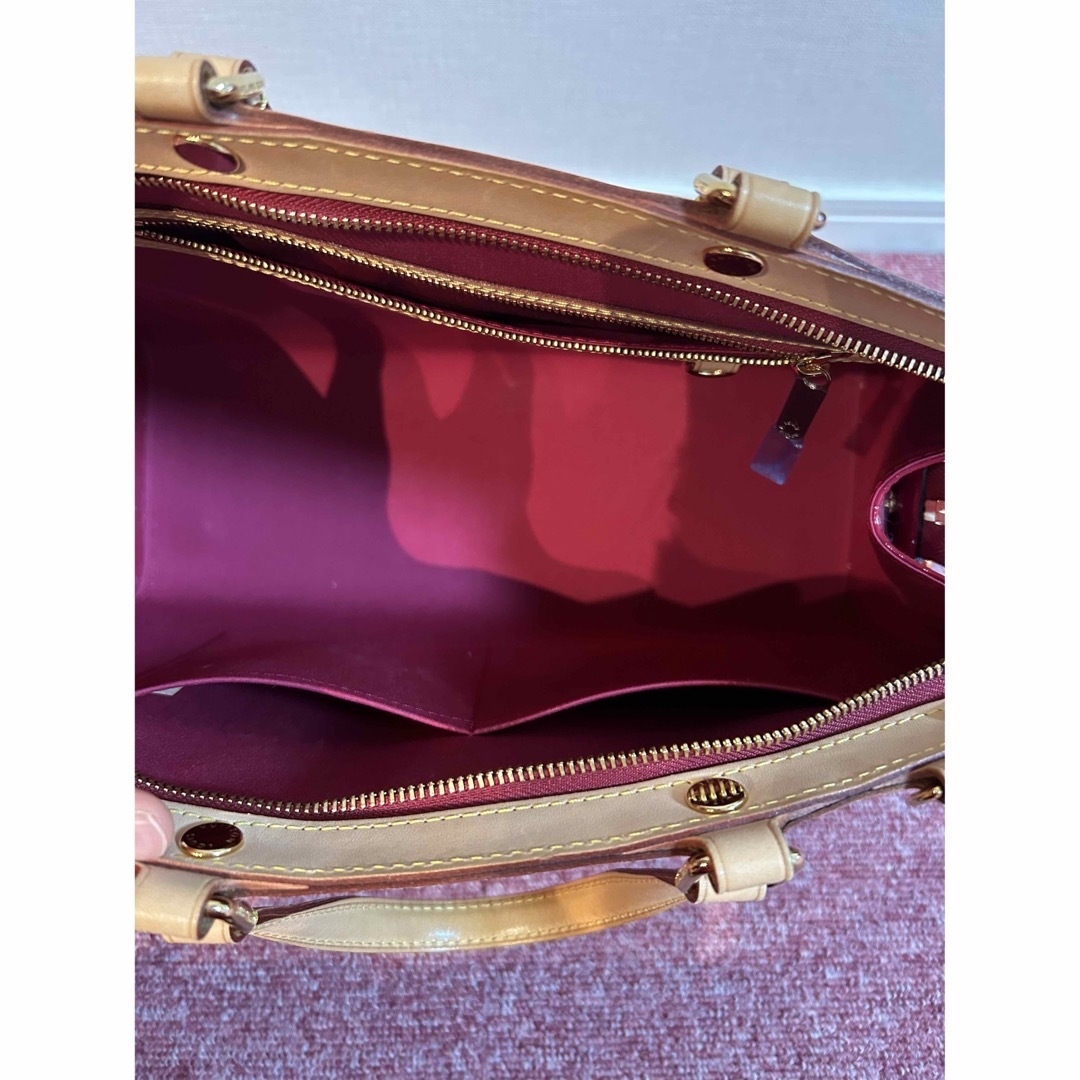 LOUIS VUITTON(ルイヴィトン)のルイヴィトン　バッグ　ヴェルニ　ピンク レディースのバッグ(トートバッグ)の商品写真