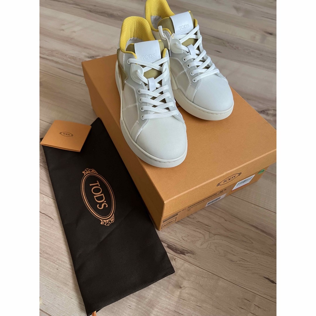 【新品未使用】TOD'S レディーススニーカー 1点限り