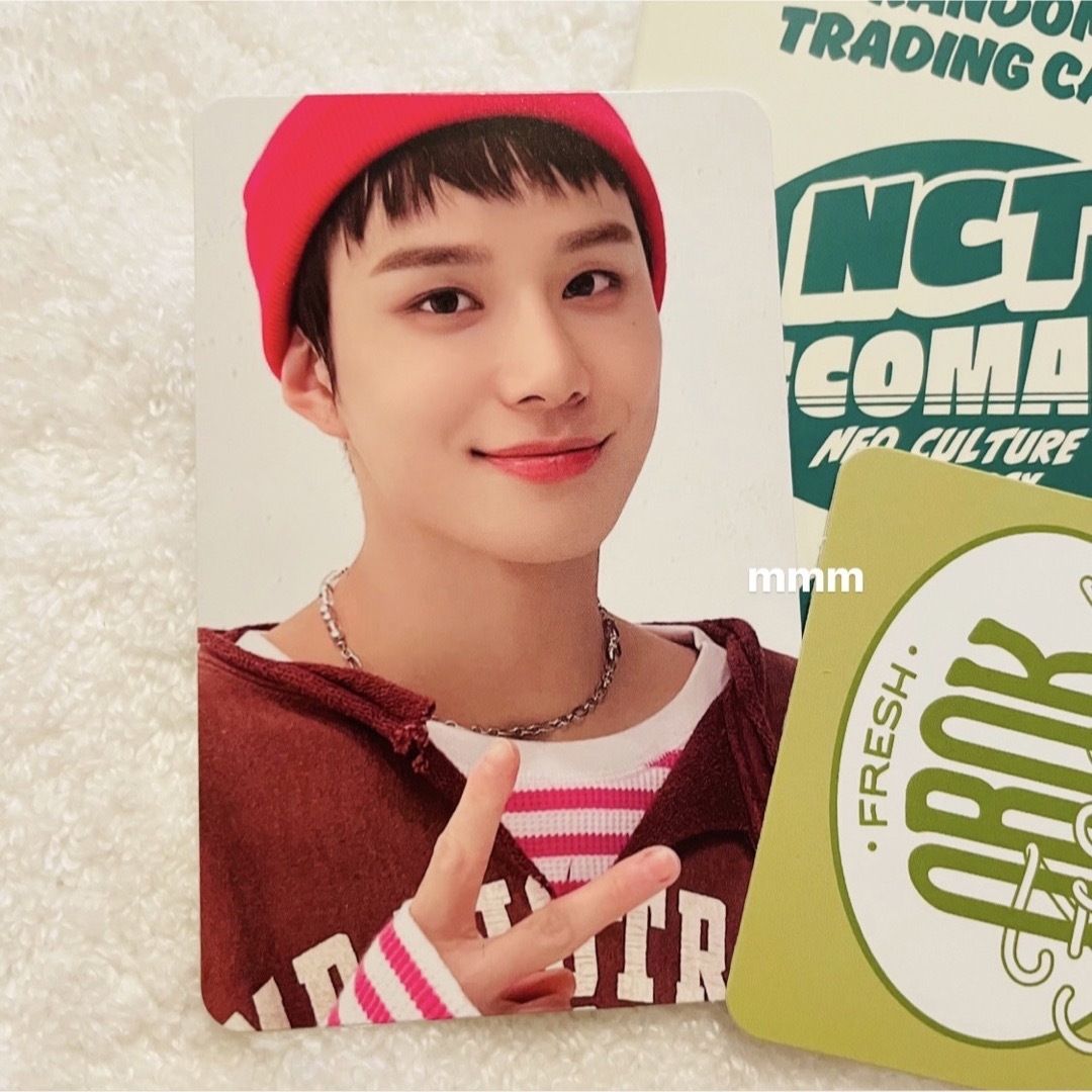 NCT(エヌシーティー)のNCT ジョンウ グリーン2枚セット エンタメ/ホビーのタレントグッズ(アイドルグッズ)の商品写真