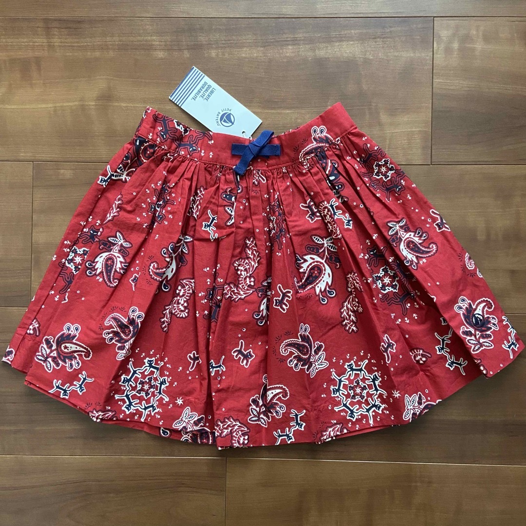 PETIT BATEAU(プチバトー)のプチバトー　バンダナプリントスカート　10ans キッズ/ベビー/マタニティのキッズ服女の子用(90cm~)(スカート)の商品写真