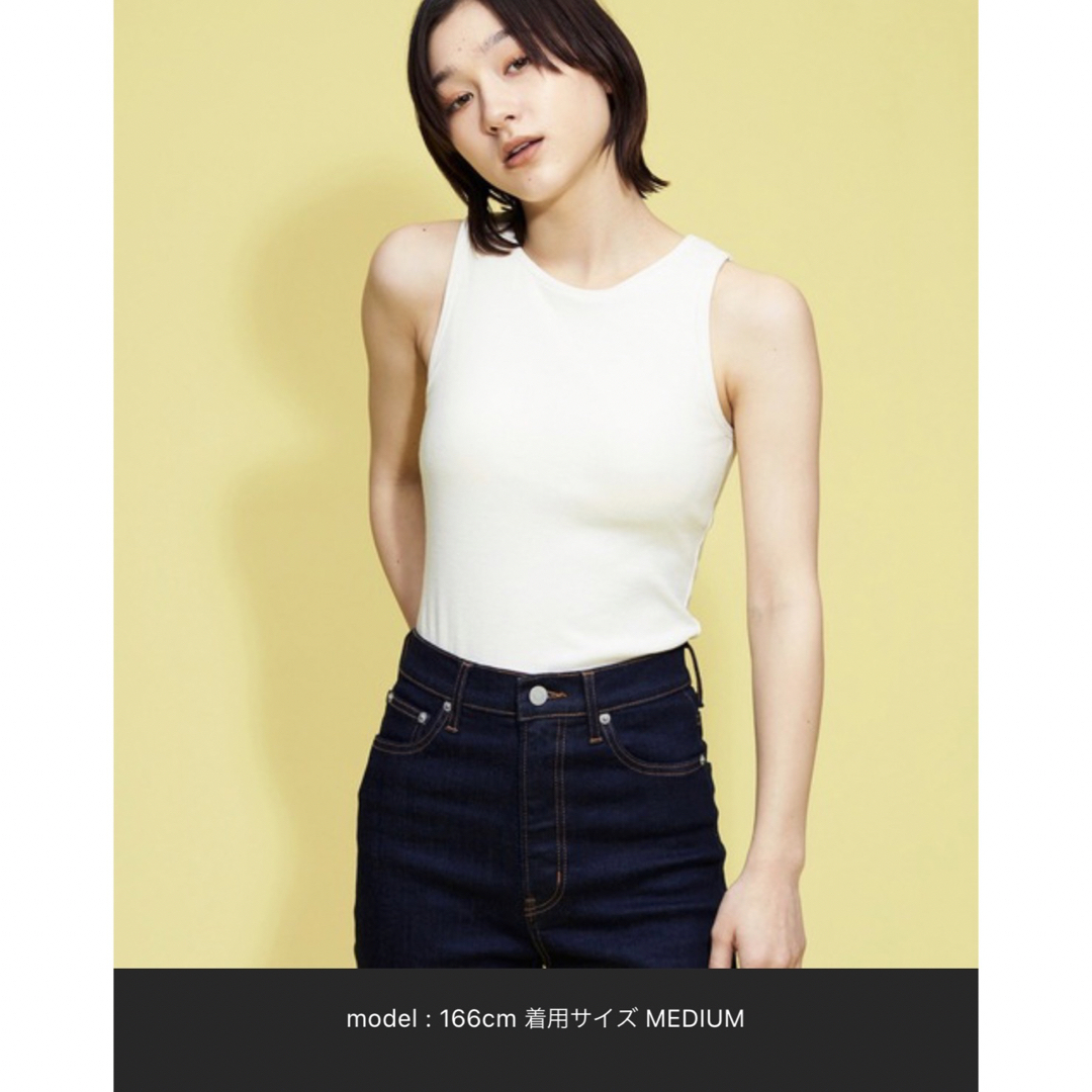 FOREVER 21(フォーエバートゥエンティーワン)の未使用　カップつきアメスリタンク　M アイボリー　フォーエバー21 レディースのトップス(タンクトップ)の商品写真