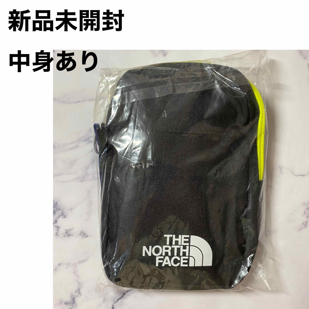 THE NORTH FACE(ザノースフェイス)の新品未使用　中身あり　THE NORTH FACE　アメニティセット  メンズのバッグ(トラベルバッグ/スーツケース)の商品写真