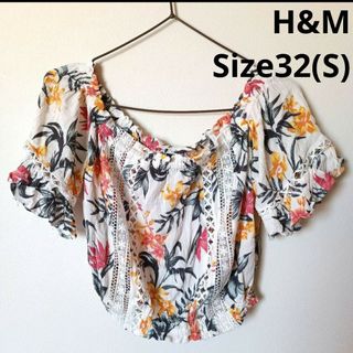 エイチアンドエム(H&M)のエイチアンドエム　オフショルダー　トップス　花柄(カットソー(半袖/袖なし))