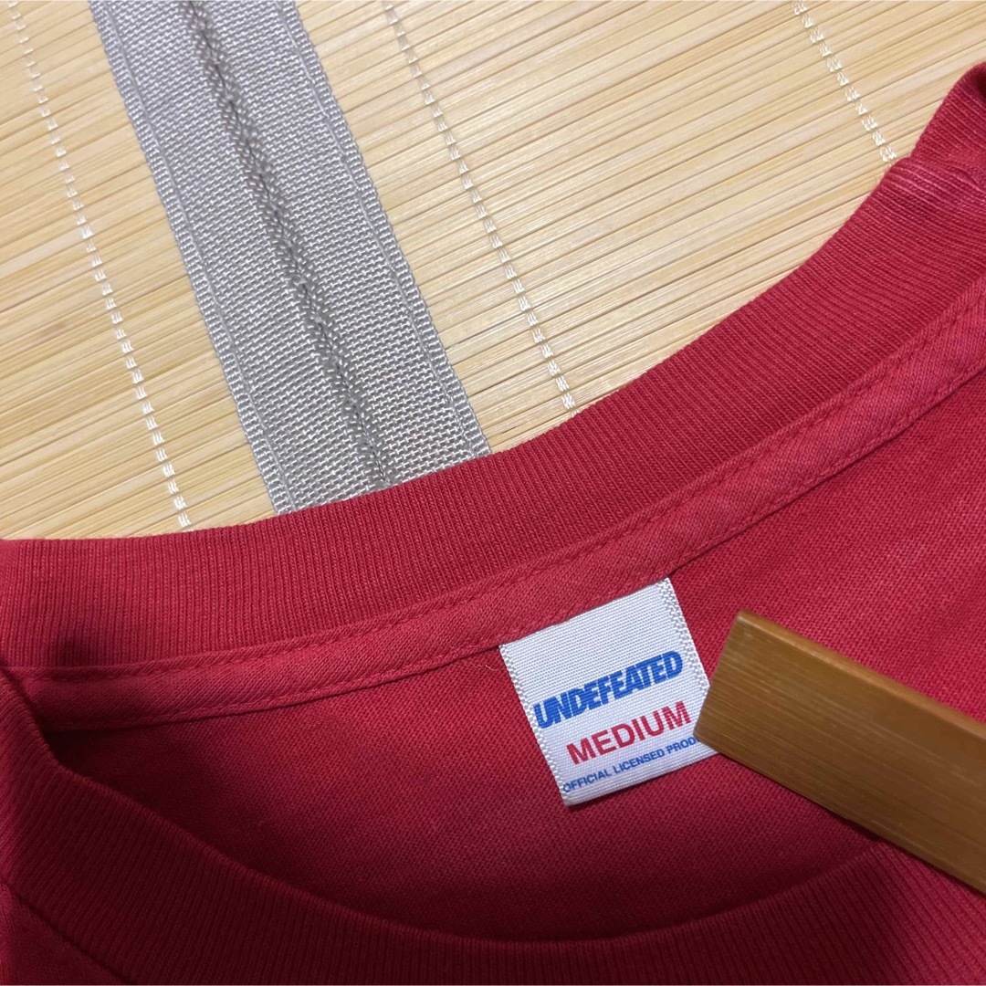 UNDEFEATED(アンディフィーテッド)のundefeated アンディーフィテッド　ロンt tシャツ 赤　M メンズのトップス(Tシャツ/カットソー(半袖/袖なし))の商品写真