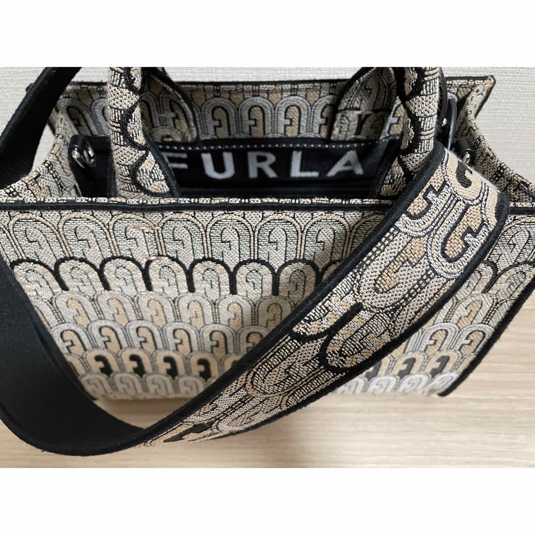 Furla(フルラ)の【FURLA】ジャガード生地トートバッグ レディースのバッグ(ハンドバッグ)の商品写真