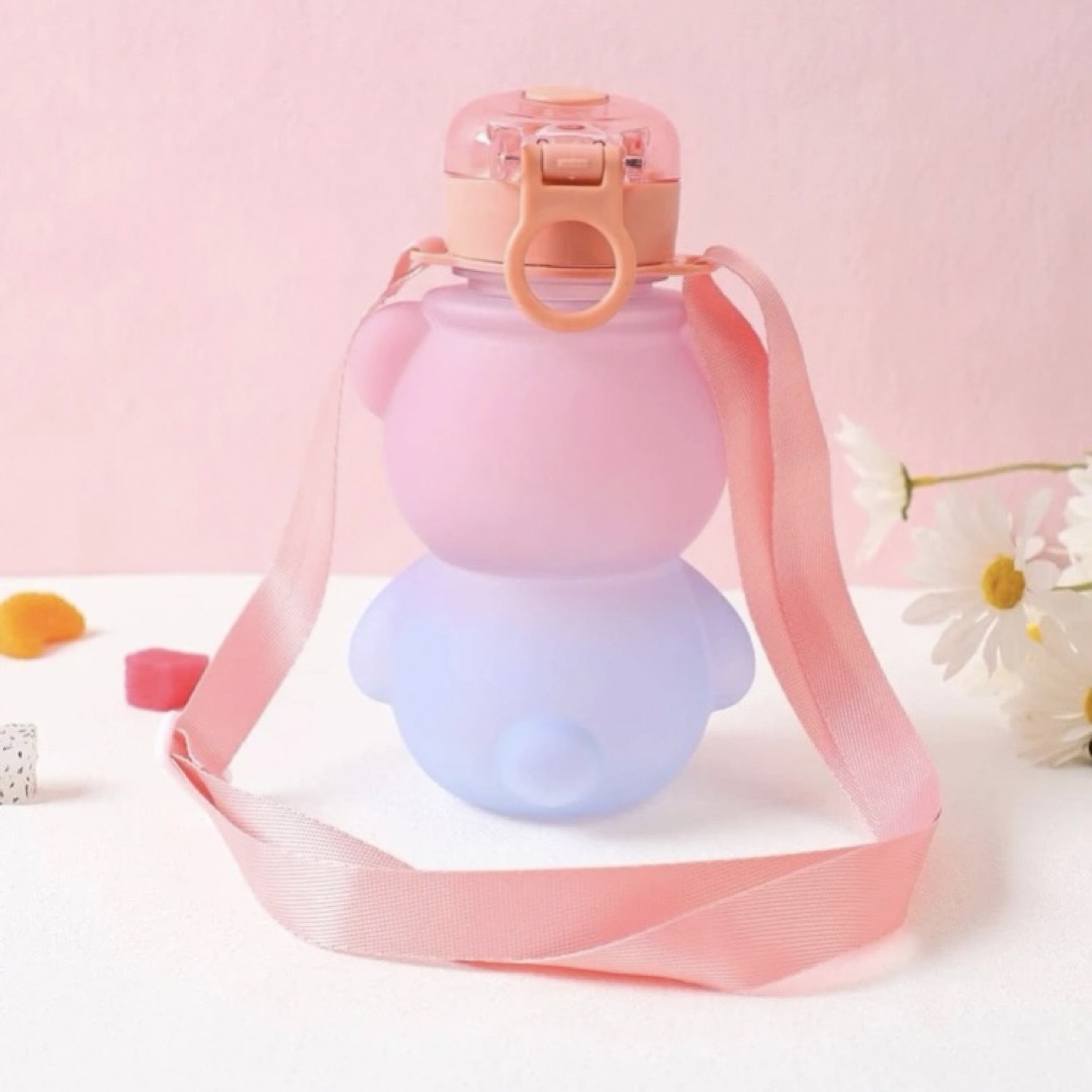 可愛いくまさん ウォーターボトル 水筒 ストロータイプ 750ml ピンク キッズ/ベビー/マタニティの授乳/お食事用品(水筒)の商品写真