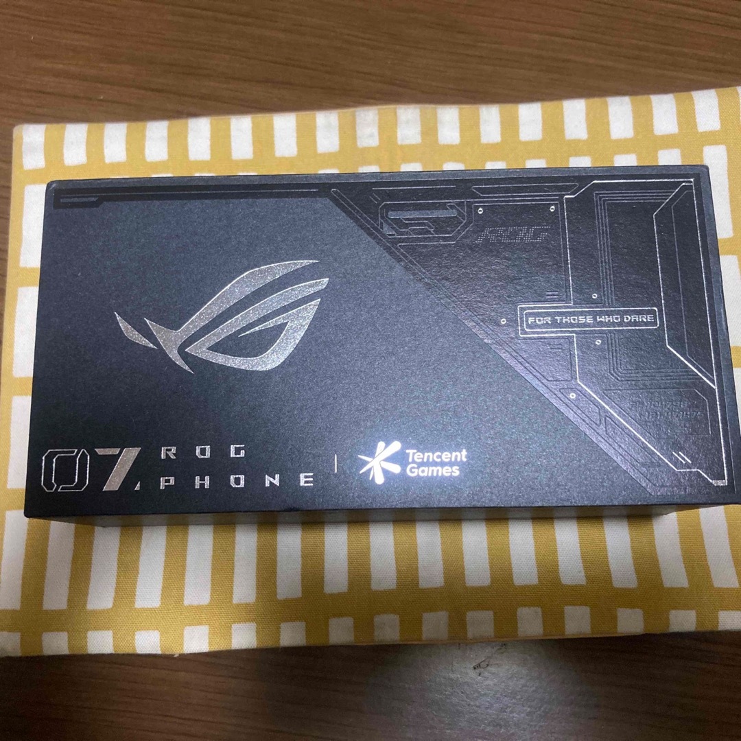 ROG Phone 7 グローバル 8/256 black