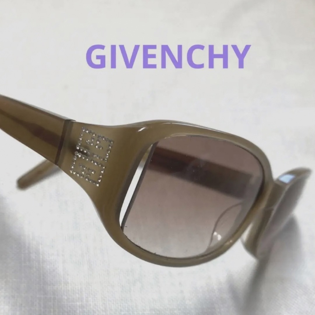 COACH(コーチ)のCOACH  GIVENCHY サングラス　2点 レディースのファッション小物(サングラス/メガネ)の商品写真