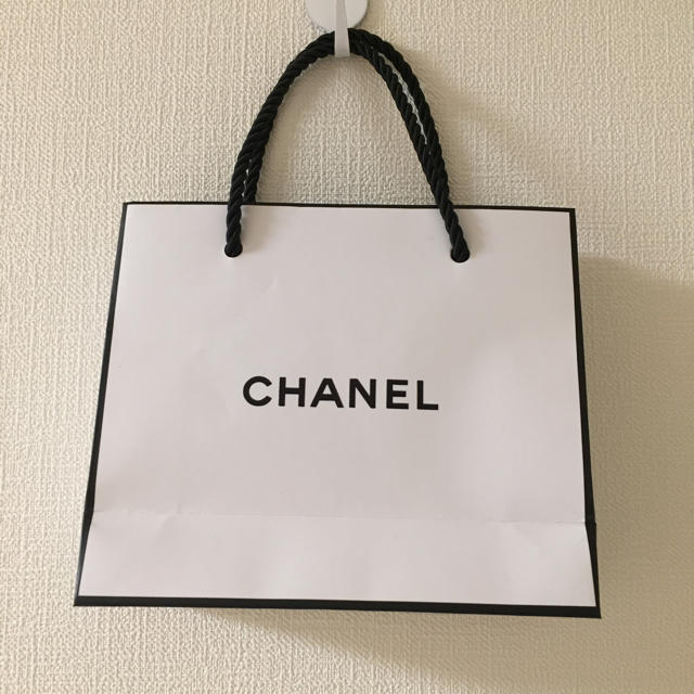 CHANEL(シャネル)の☆CHANEL  ショップバッグ  未使用新品☆ レディースのバッグ(ショップ袋)の商品写真