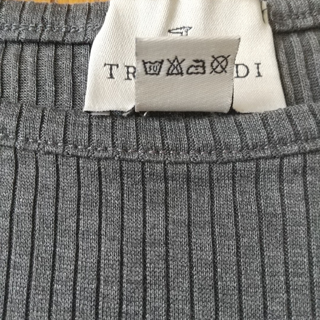 Trussardi(トラサルディ)のTシャツ XXS  XS  S  M  トラサルディ グレー レディースのトップス(Tシャツ(半袖/袖なし))の商品写真