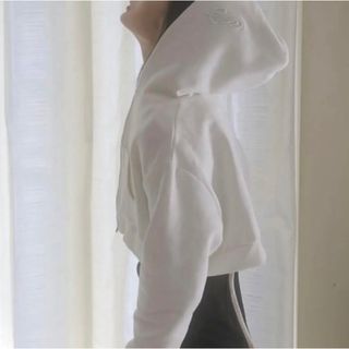 Bubbles - Melt the lady フード付きショート パーカーshort hoodieの ...