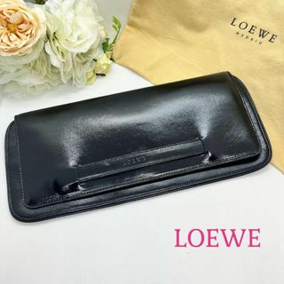 ロエベ(LOEWE)の【美品】ロエベ/クラッチバッグ/ロゴ/パテントレザー/エナメル/保存袋付き(クラッチバッグ)