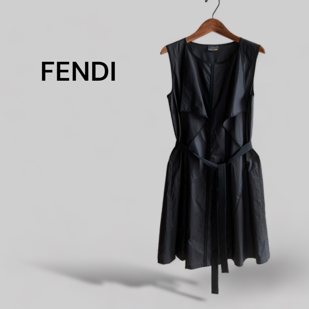 人気沸騰 FENDI フェンディ ノースリーブ トップス ブラック シルク