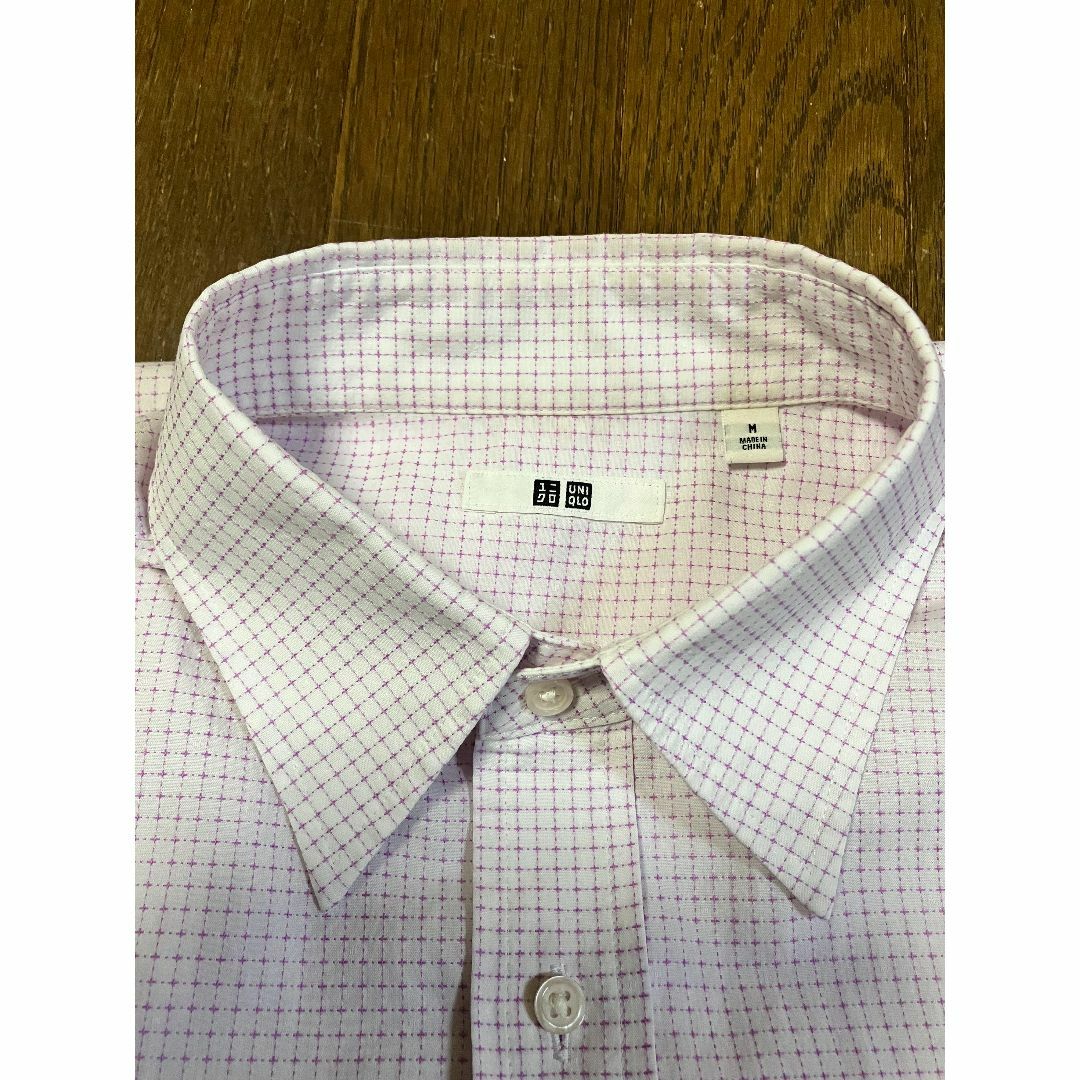 UNIQLO(ユニクロ)のユニクロ 白地×パープル チェックファインクロスチェック 半袖シャツ M メンズのトップス(シャツ)の商品写真