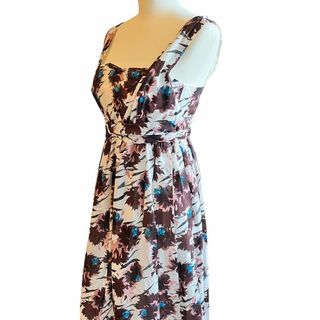 JILLSTUART - 新品 タグ付き ジルスチュアート 花柄 ノースリーブ JILLSTUART - 新品 タグ付き ジルスチュアート 花柄 ノースリーブ