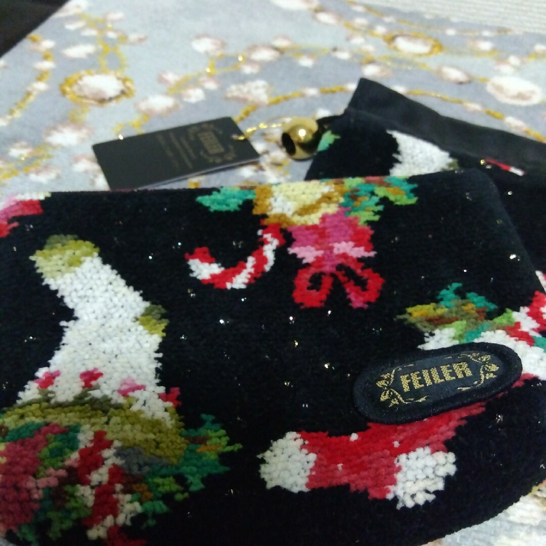 新品未使用 フェイラークリスマス柄ポーチ&巾着 1