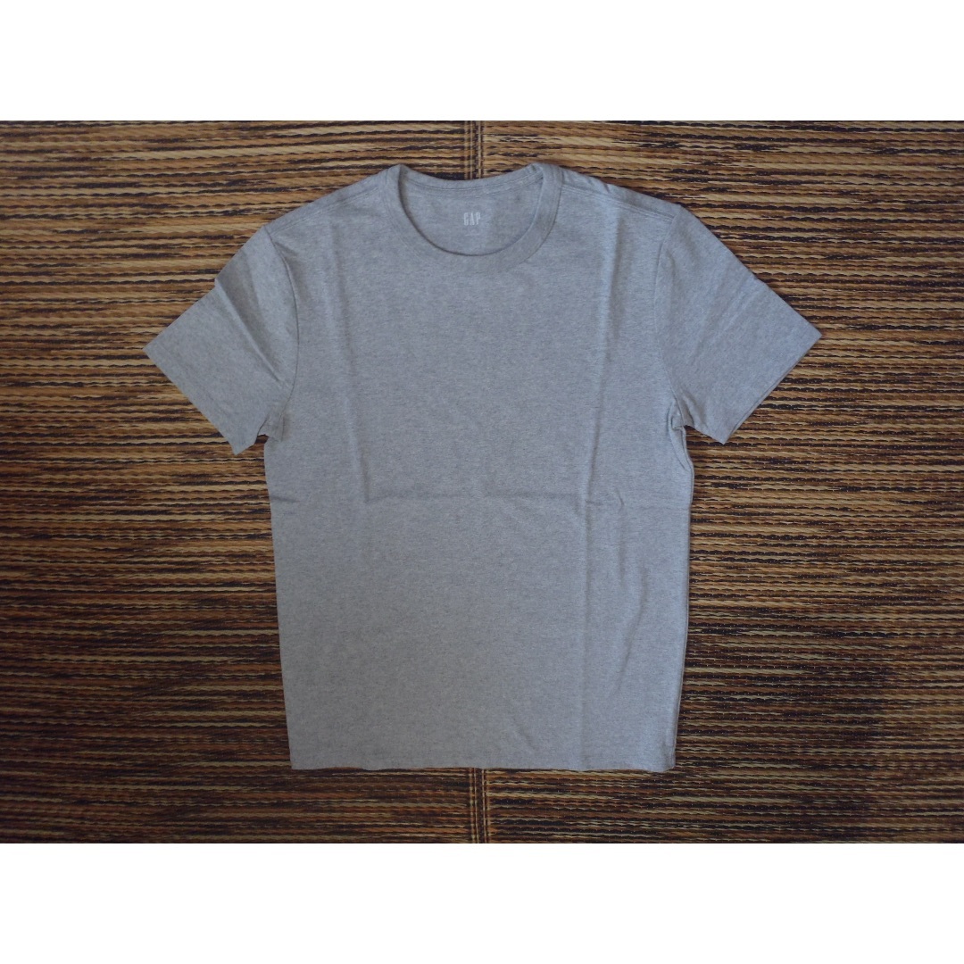 GAP(ギャップ)のGAP ギャップ コットン T-シャツ グレー S size (M相当) 未使用 メンズのトップス(Tシャツ/カットソー(半袖/袖なし))の商品写真