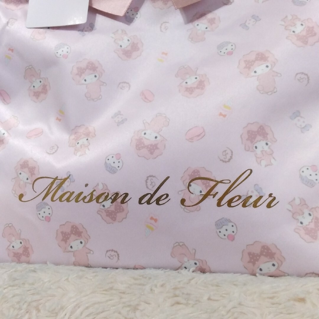 Maison de FLEUR(メゾンドフルール)の新品 メゾンドフルール サンリオ ピアノ サイドポケット トートバッグ リボン レディースのバッグ(トートバッグ)の商品写真