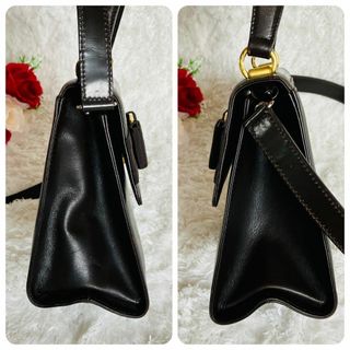 Salvatore Ferragamo - サルヴァトーレフェラガモ ヴァラリボン