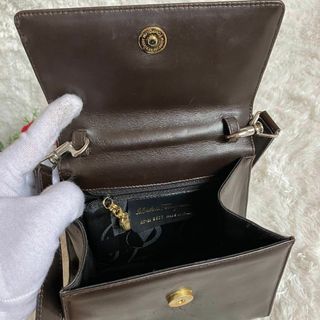 Salvatore Ferragamo - サルヴァトーレフェラガモ ヴァラリボン
