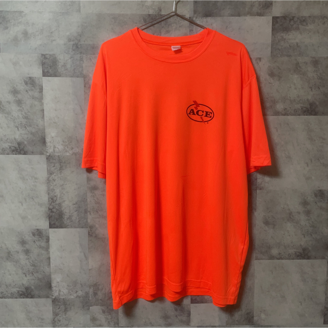 Tシャツ　XLサイズ　オレンジ　プリント　ロゴ　USA古着　半袖　ACE エース メンズのトップス(Tシャツ/カットソー(半袖/袖なし))の商品写真