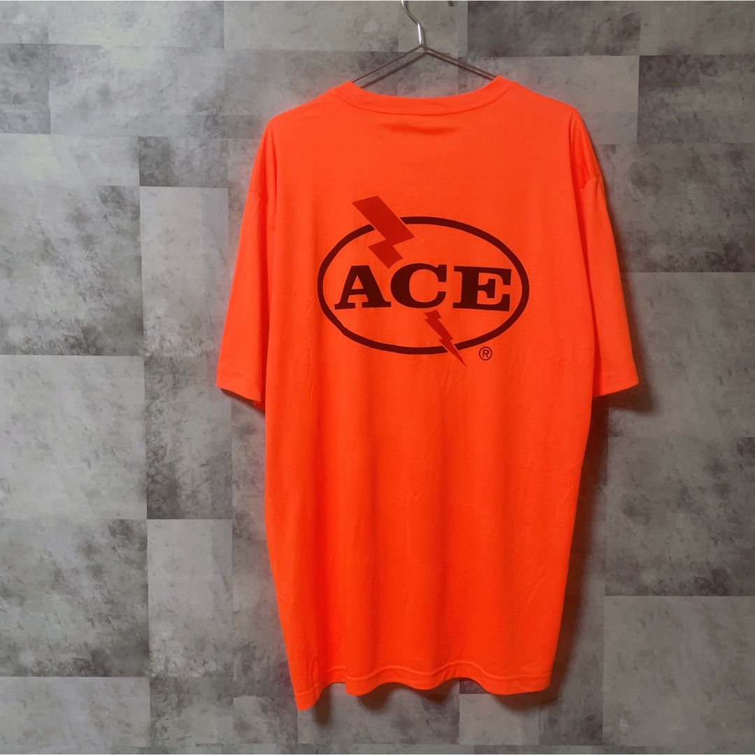 Tシャツ　XLサイズ　オレンジ　プリント　ロゴ　USA古着　半袖　ACE エース メンズのトップス(Tシャツ/カットソー(半袖/袖なし))の商品写真
