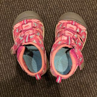 キーン(KEEN)のKEEN13.5cm US6水陸両用ピンクサンダル　海、川遊びマリンシューズ(サンダル)