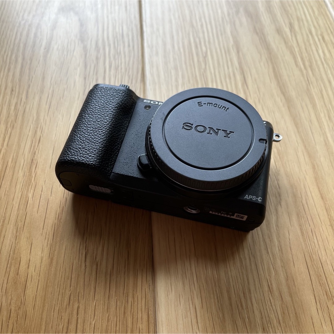 SONY(ソニー)のSONY α5100 デジタル一眼レフ　単焦点レンズsel16f28 スマホ/家電/カメラのカメラ(ミラーレス一眼)の商品写真