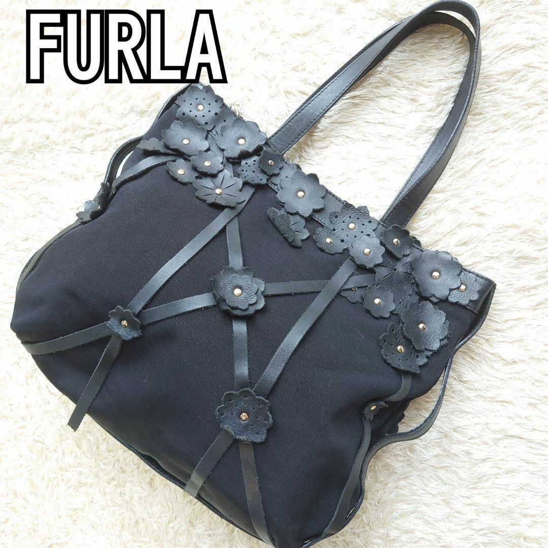 Furla(フルラ)の《送料無料》 FURLA トートバッグ 花柄 ナイロン レザー ブラック レディースのバッグ(トートバッグ)の商品写真