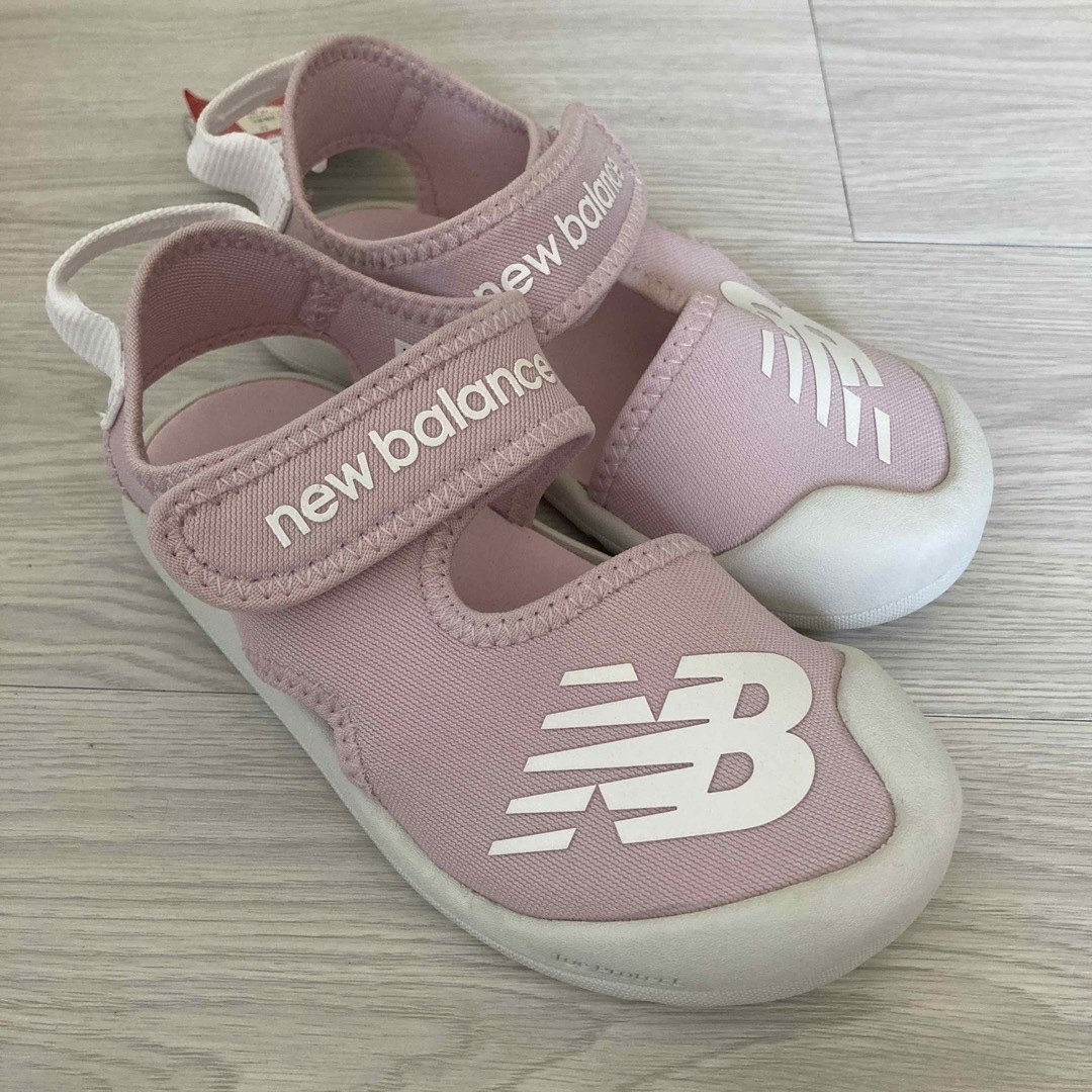 New Balance(ニューバランス)のニューバランス　サンダル　17cm  薄ピンク キッズ/ベビー/マタニティのキッズ靴/シューズ(15cm~)(サンダル)の商品写真