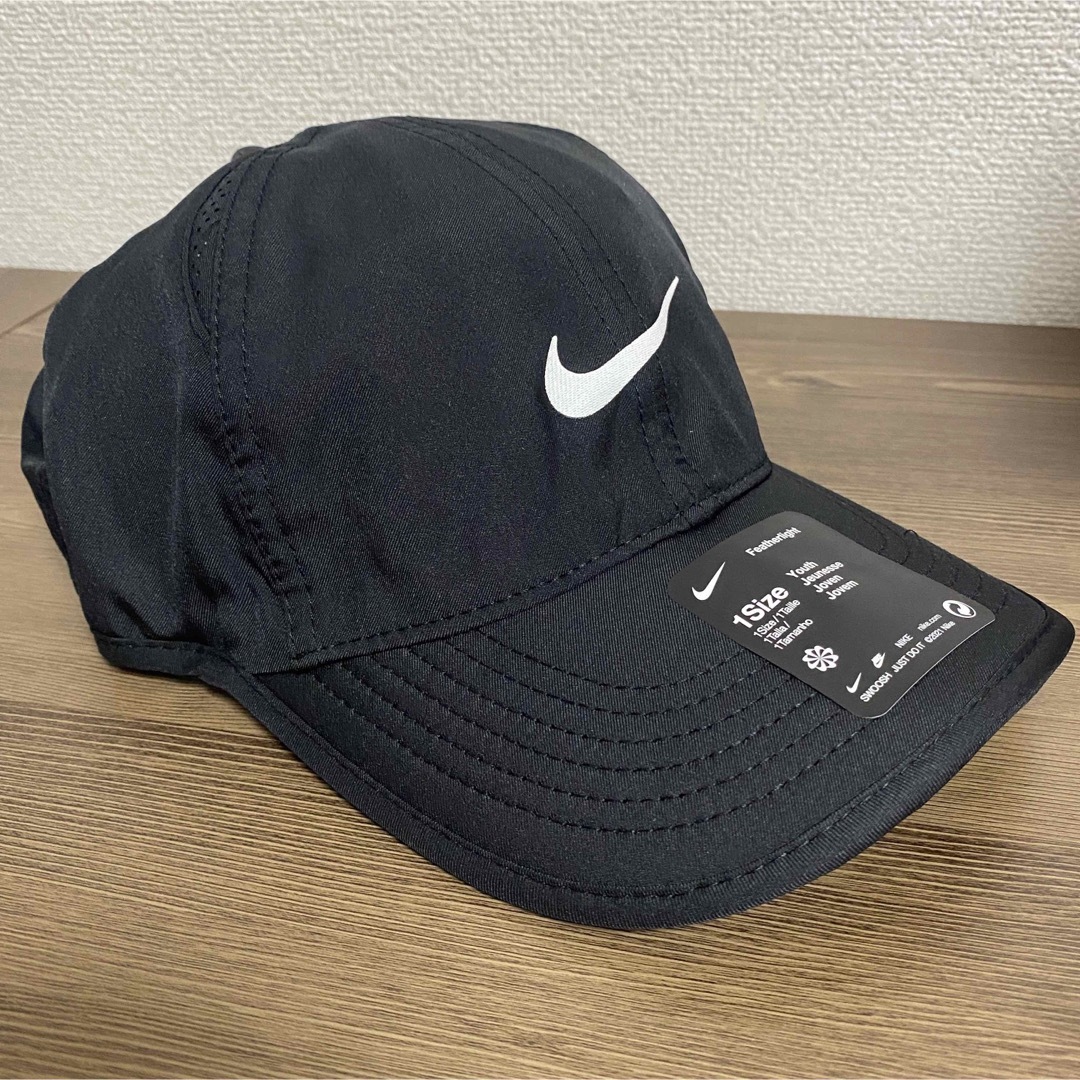 NIKE(ナイキ)のナイキ キッズ キャップ ブラック メッシュ エアロビル 黒 帽子 NIKE キッズ/ベビー/マタニティのこども用ファッション小物(帽子)の商品写真