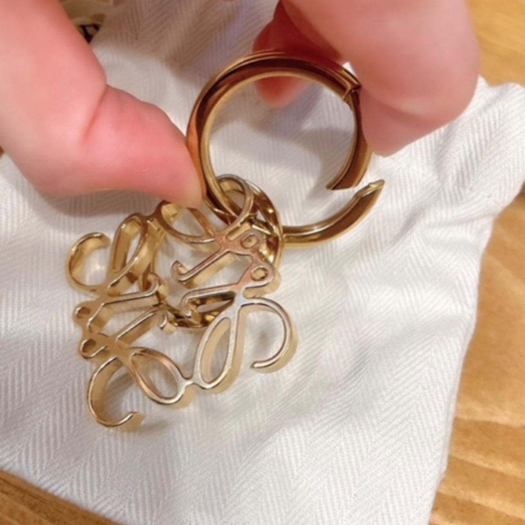 ロエベ LOEWE アナグラム キーホルダー バッグチャーム 金色 美品 - 小物 ロエベ LOEWE アナグラム キーホルダー バッグチャーム 金色 美品 - 小物