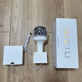 ニジュー(NiziU)のNiziU OFFICIAL LIGHT STICK／ペンライト(ペンライト)