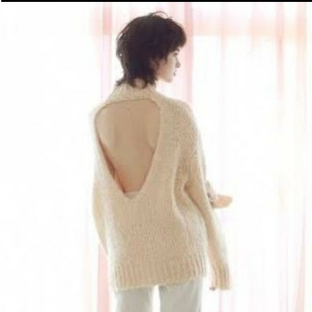 クーポン期間限定セールFluffy Back Open Pullover - ニット/セーター